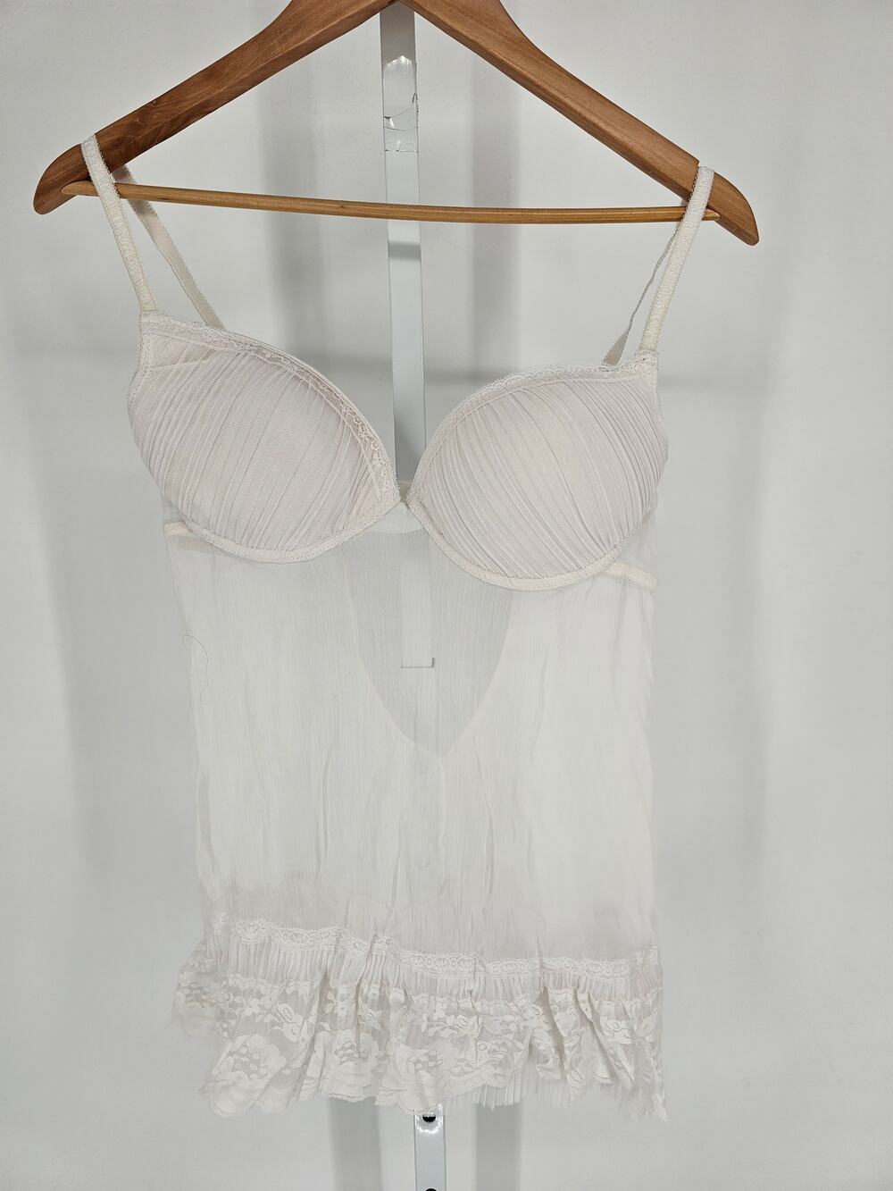 Cassandra Intimates Womens Sz M Sheer White Nightie Nightgown Ruffled Hem